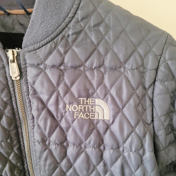 The North Face sz S Womens Blue Quilted Bomber Jacket *Flaws* - Picture 4 of 11